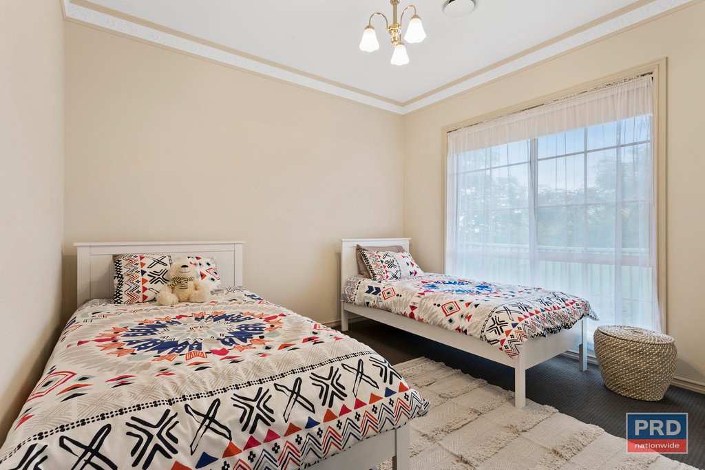 8A Hamlet Street QUARRY HILL 16