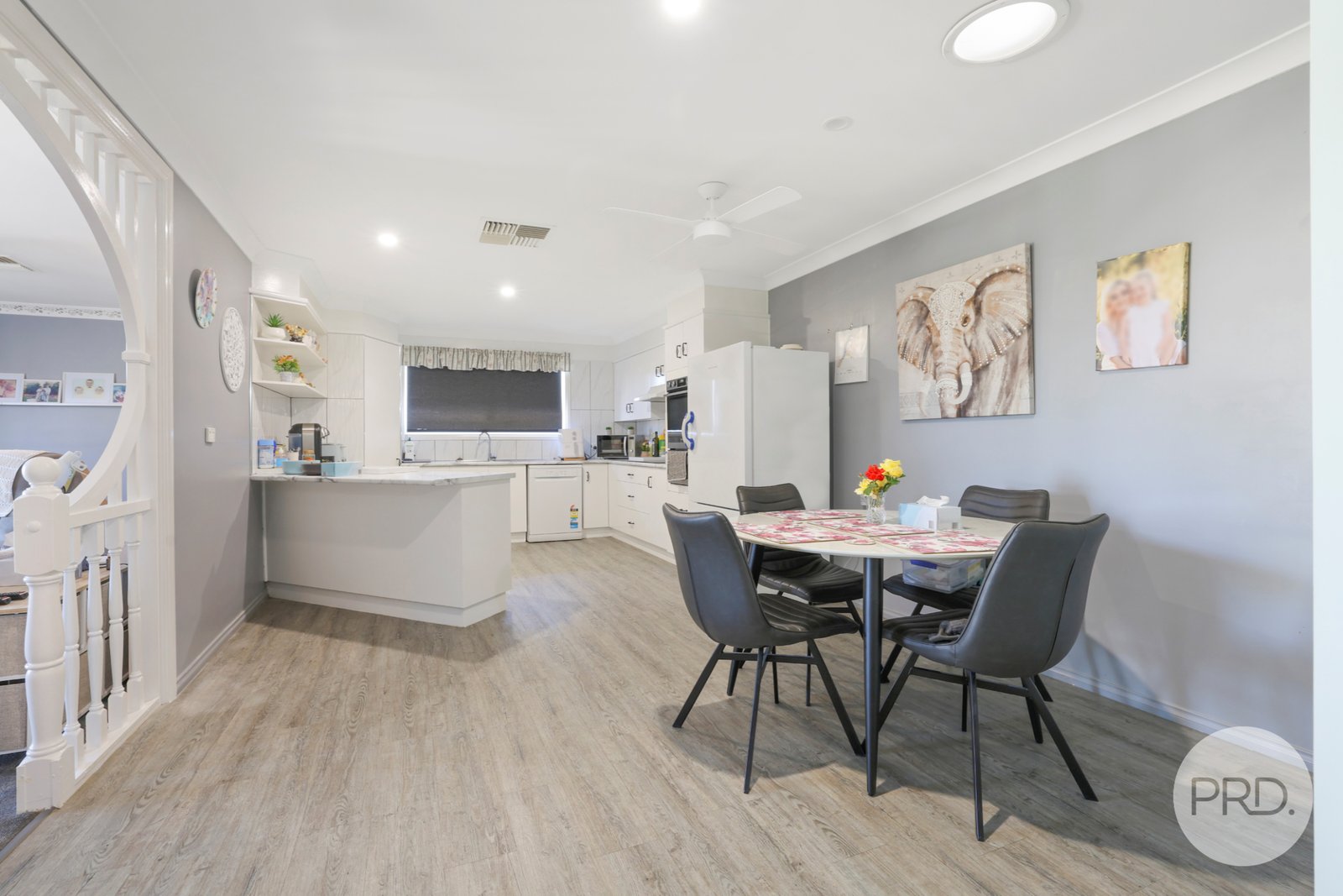 8A Hillvue Road TAMWORTH 9