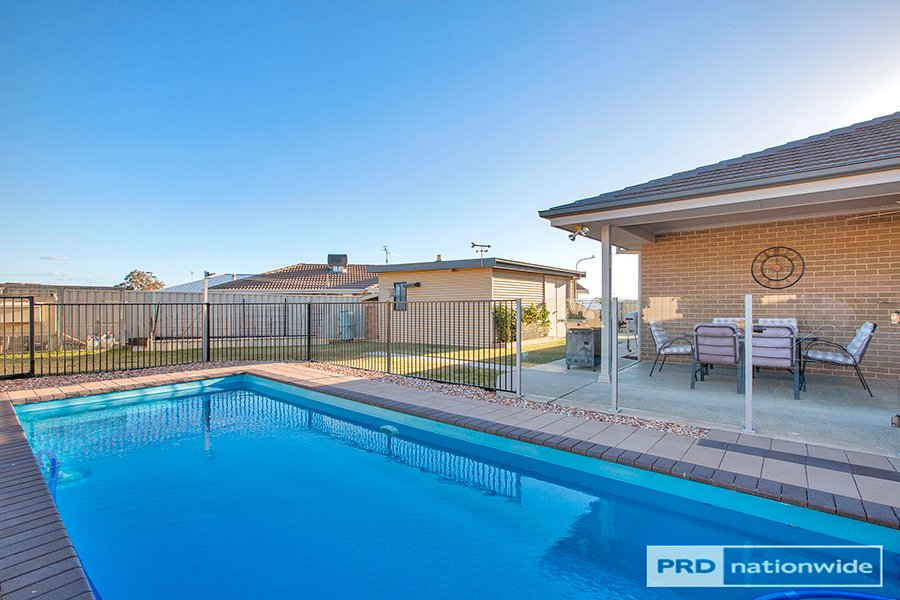 8a Karenvar Avenue TAMWORTH 1