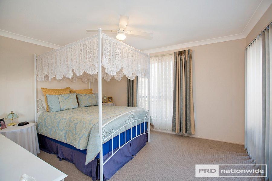 8a Karenvar Avenue TAMWORTH 7