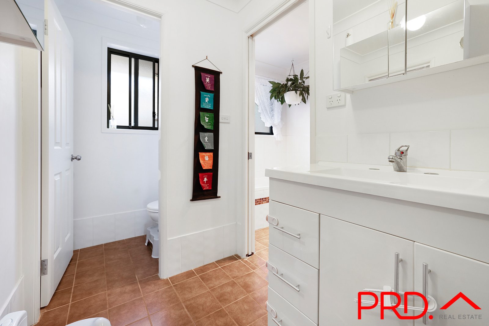 8a Karenvar Avenue TAMWORTH 12