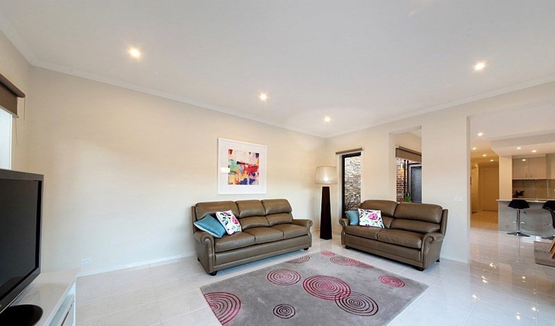 Gallery: 8A Longview Avenue
