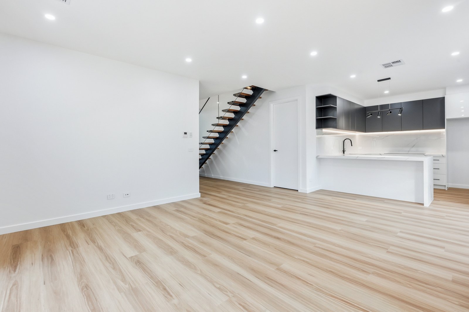 Gallery: 8A Magnolia Avenue