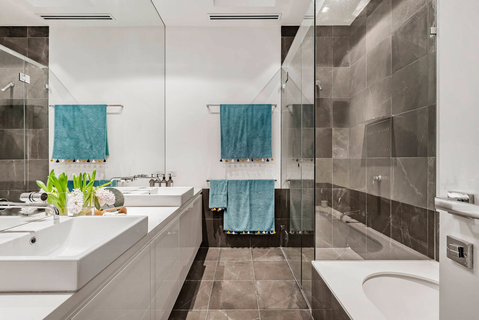 Real Estate and Property in 8A Monomeath Avenue, Toorak, VIC