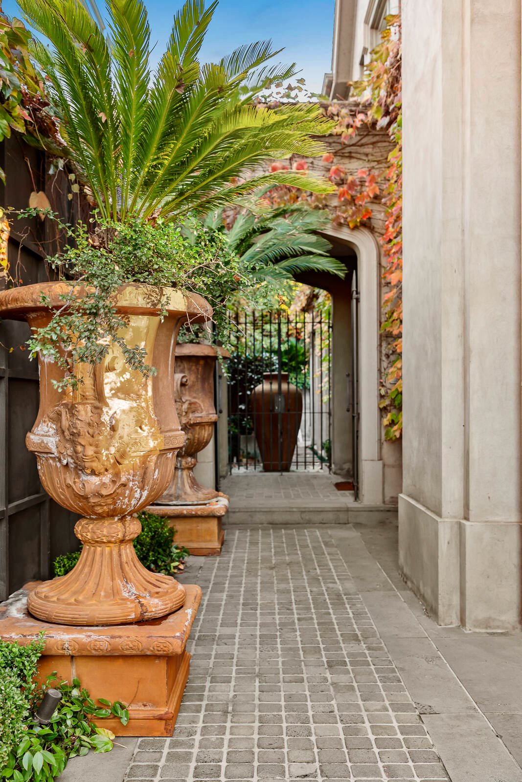 Real Estate and Property in 8A Monomeath Avenue, Toorak, VIC