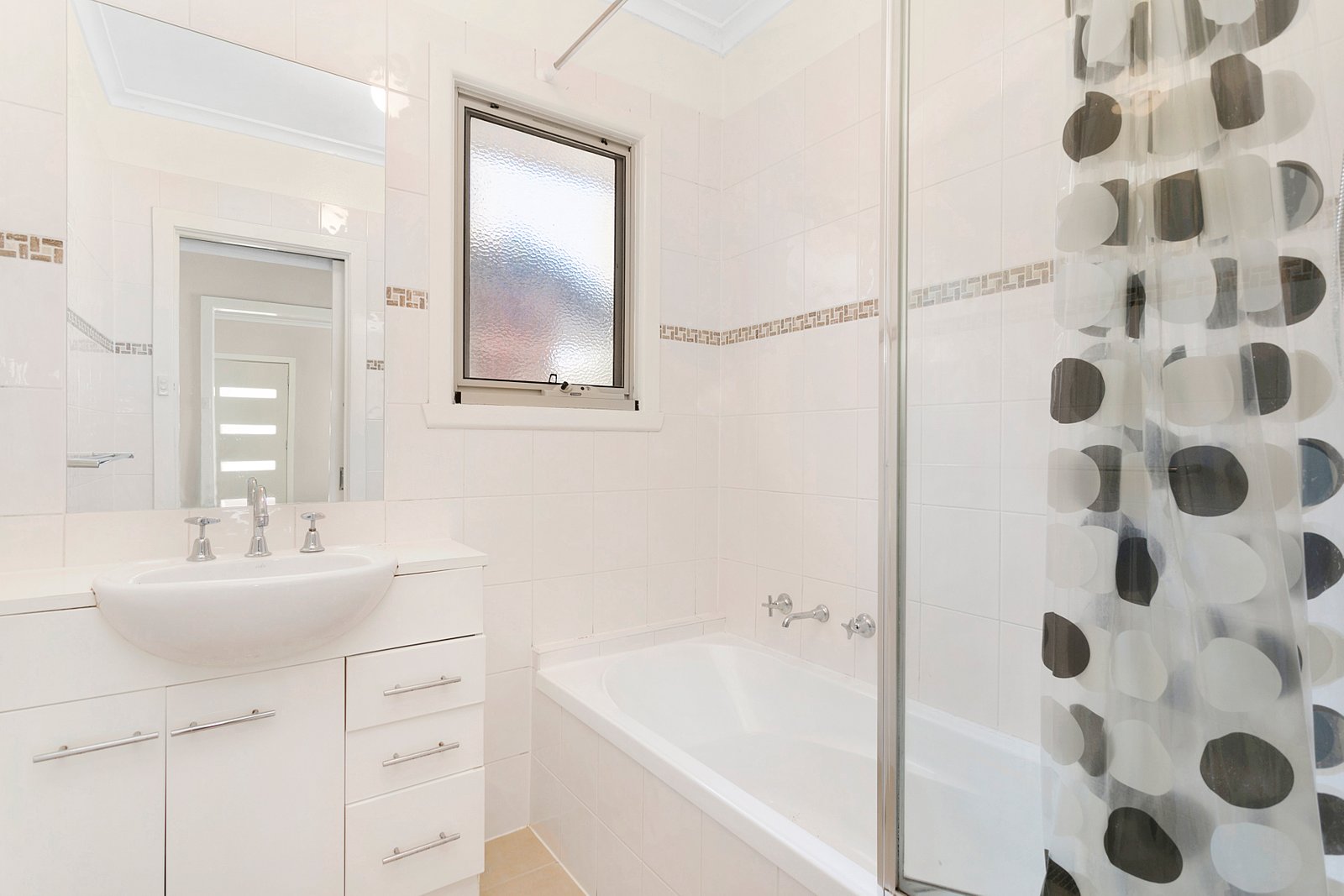 Gallery: 8A Moorong Street