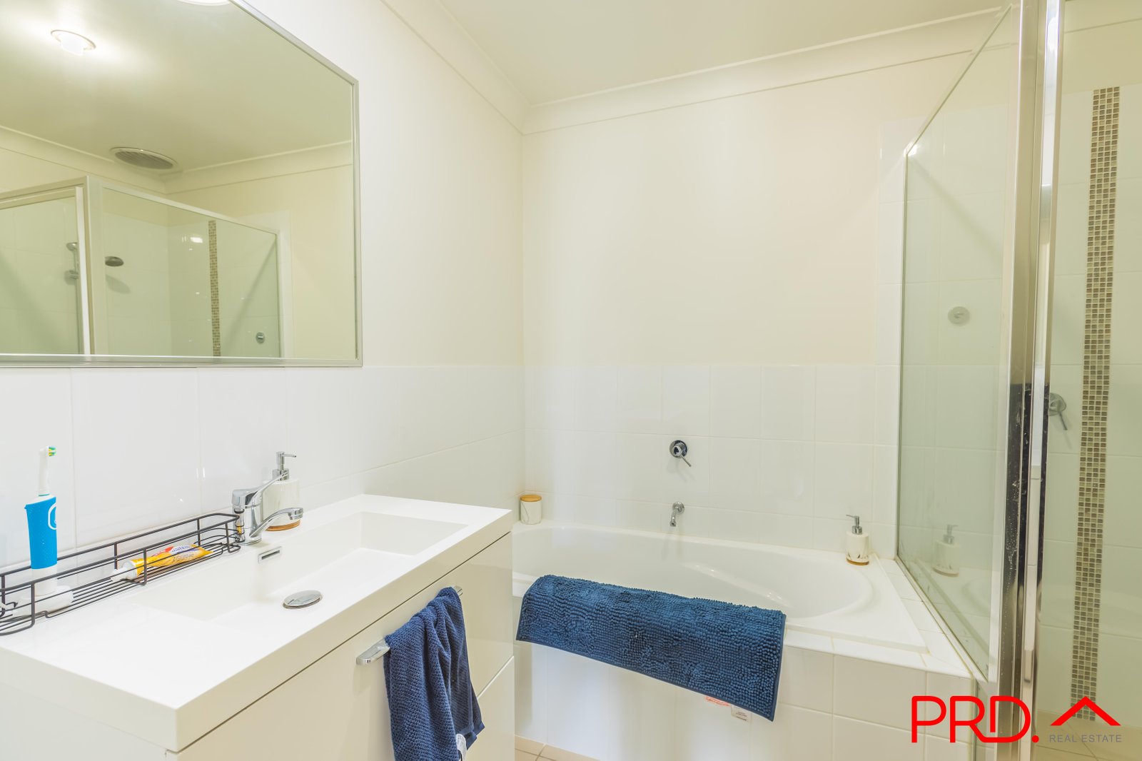 8a Rosehill Place TAMWORTH 4