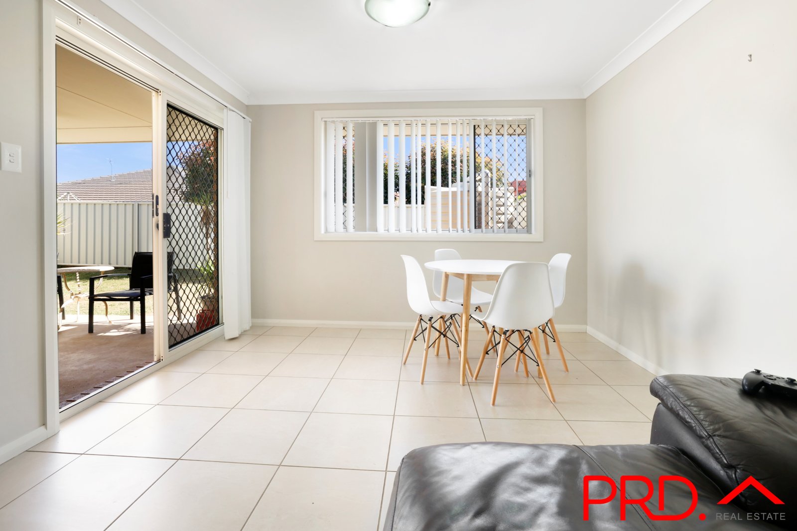 8a Rosehill Place TAMWORTH 4