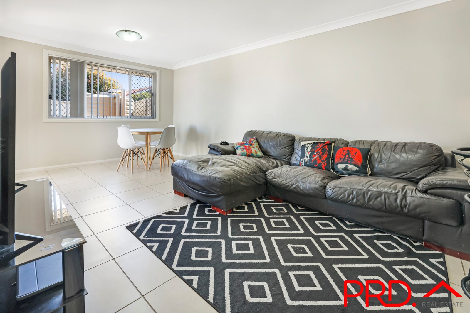 8a Rosehill Place TAMWORTH 6