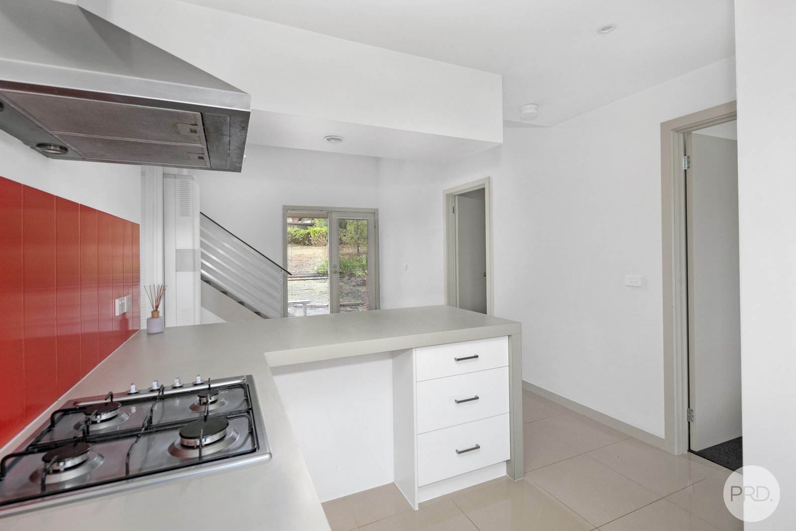 8A Saunders Close MOUNT PLEASANT 3