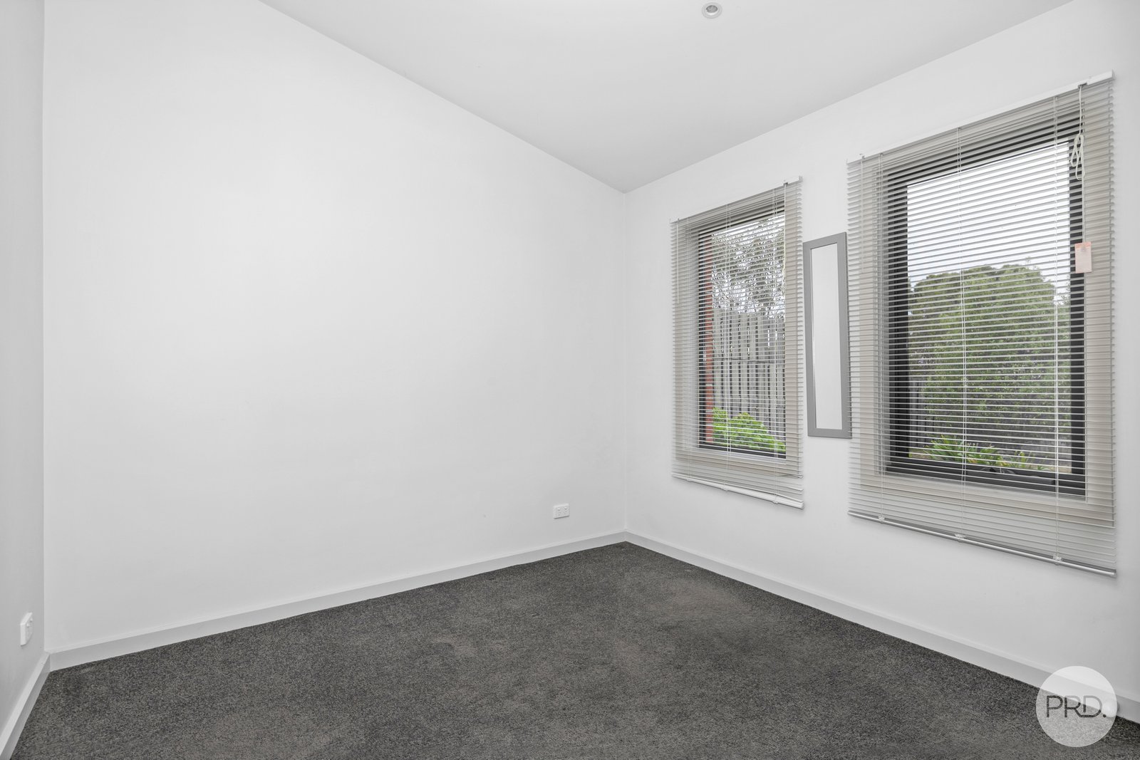 8A Saunders Close MOUNT PLEASANT 10