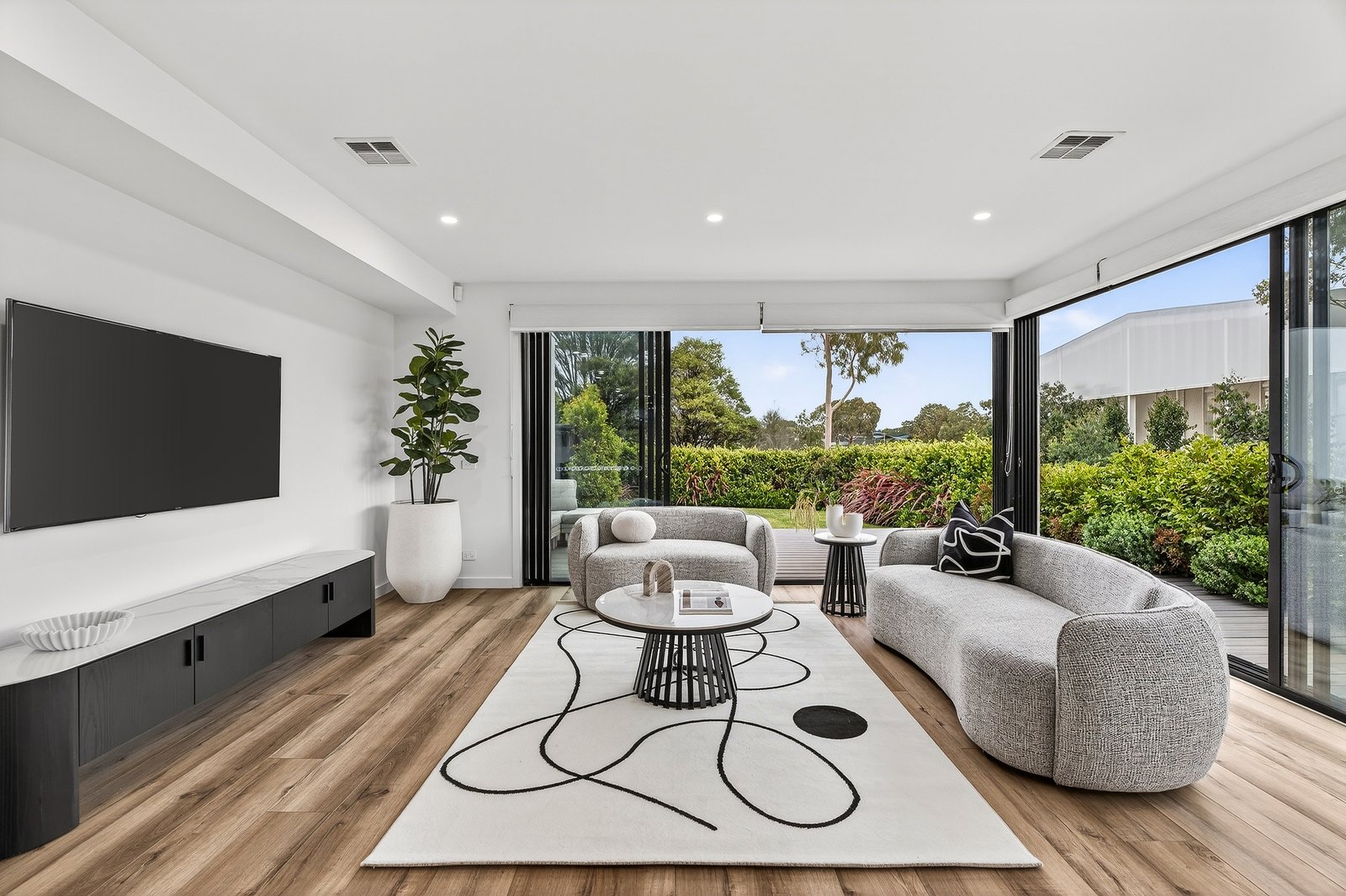 Gallery: 8A Walnut Street