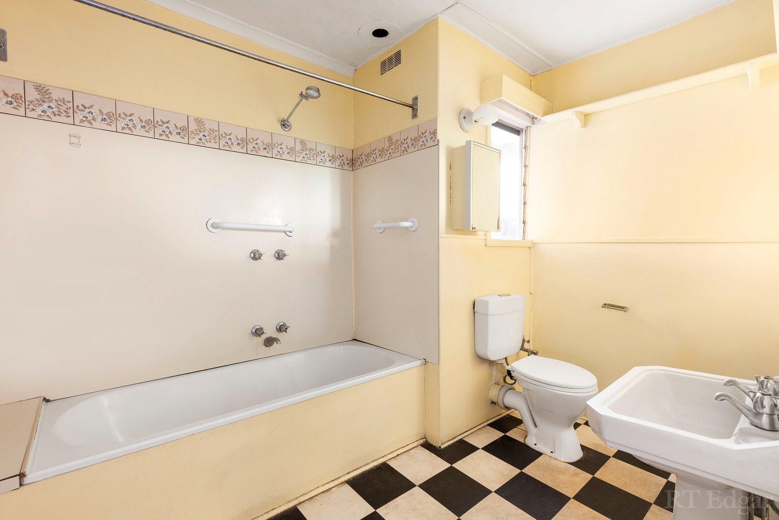 Real Estate and Property in 8A William Street, Abbotsford, VIC