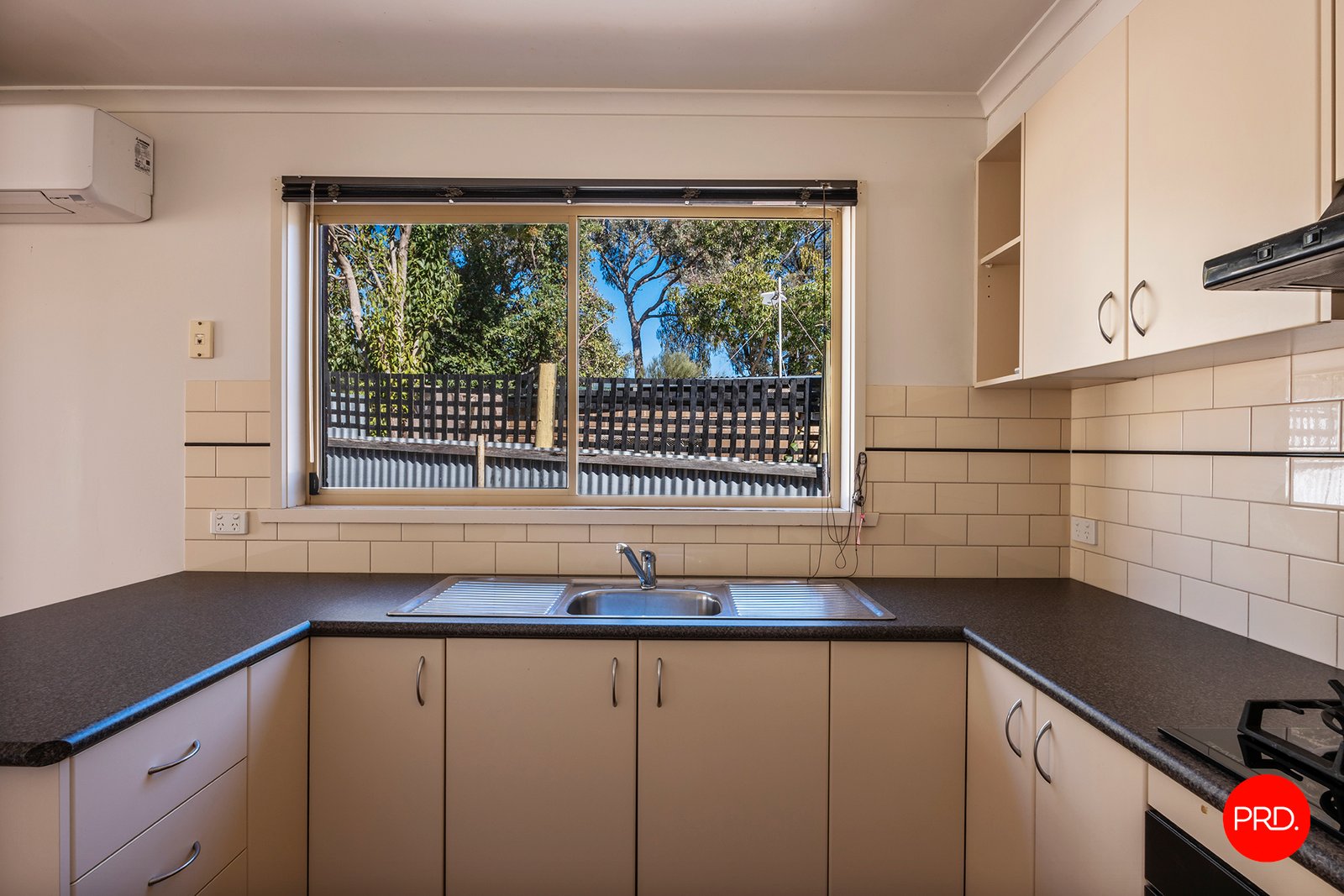 8a Wirth Street FLORA HILL 4