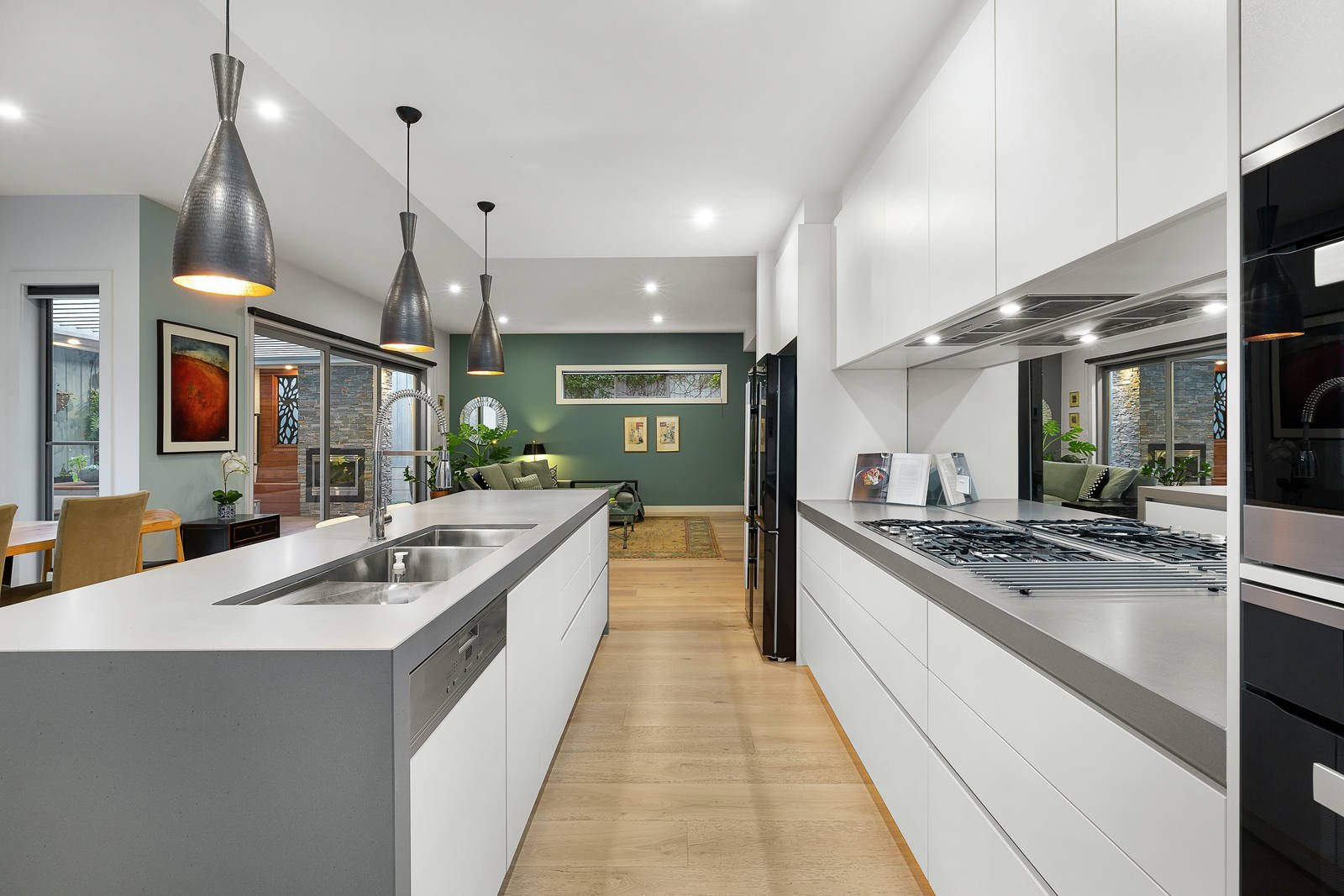 8B Gillies Street, Hampton, VIC