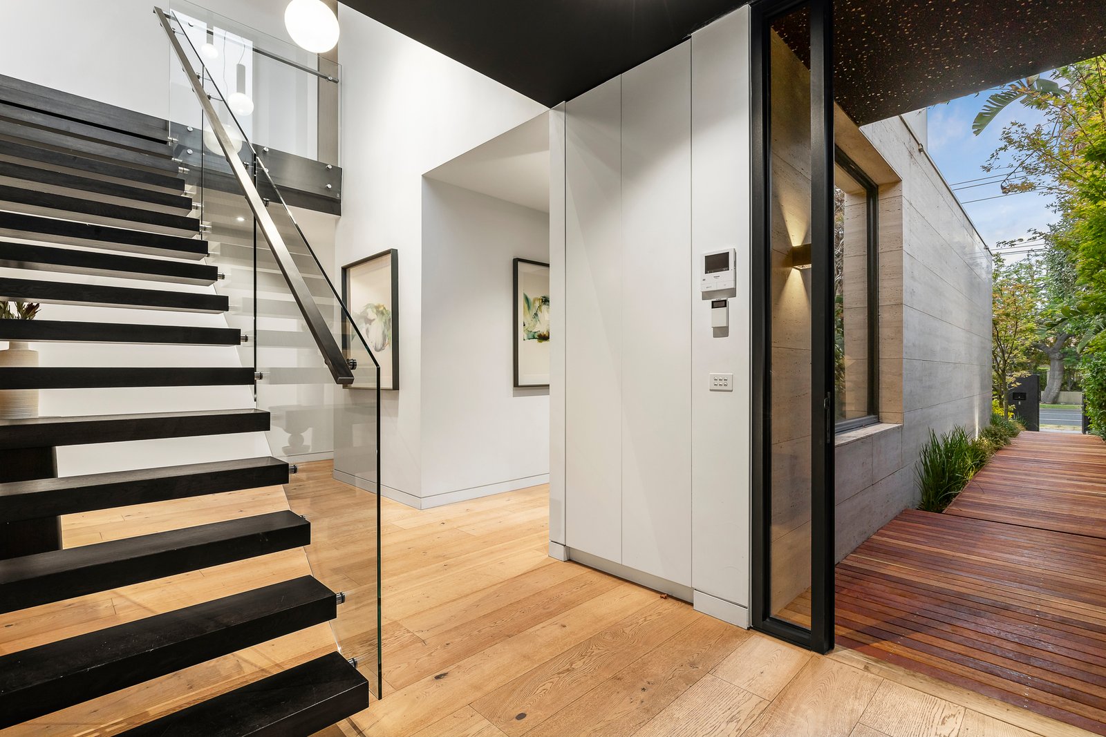 Gallery: 8B Hodder Street