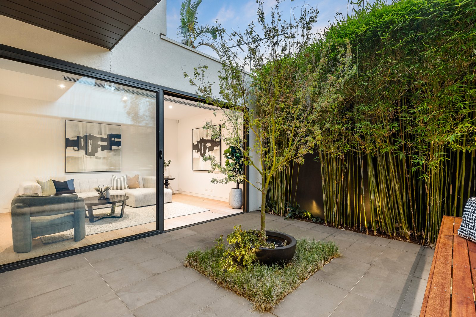 Gallery: 8B Hodder Street