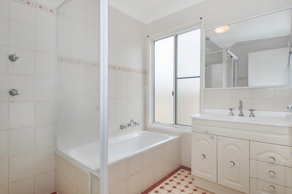 8B Kaylaur Crescent ALBION PARK RAIL 3