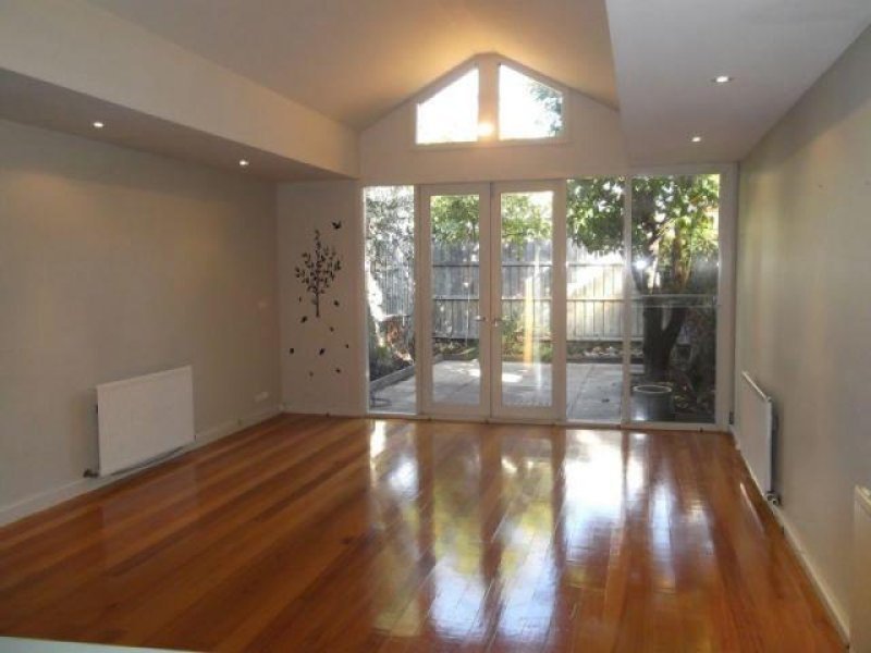 Gallery: 8B Neville Street