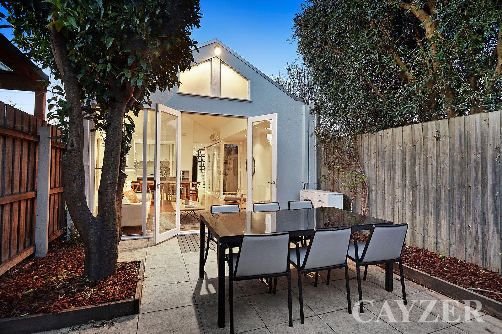 Gallery: 8B Neville Street