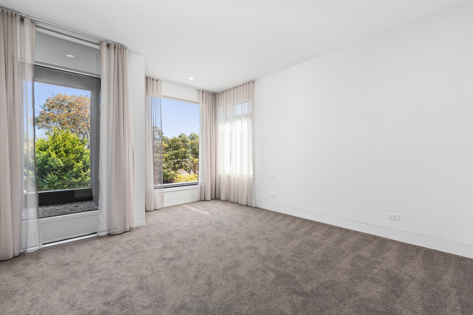 Gallery: 8B Robinson Street