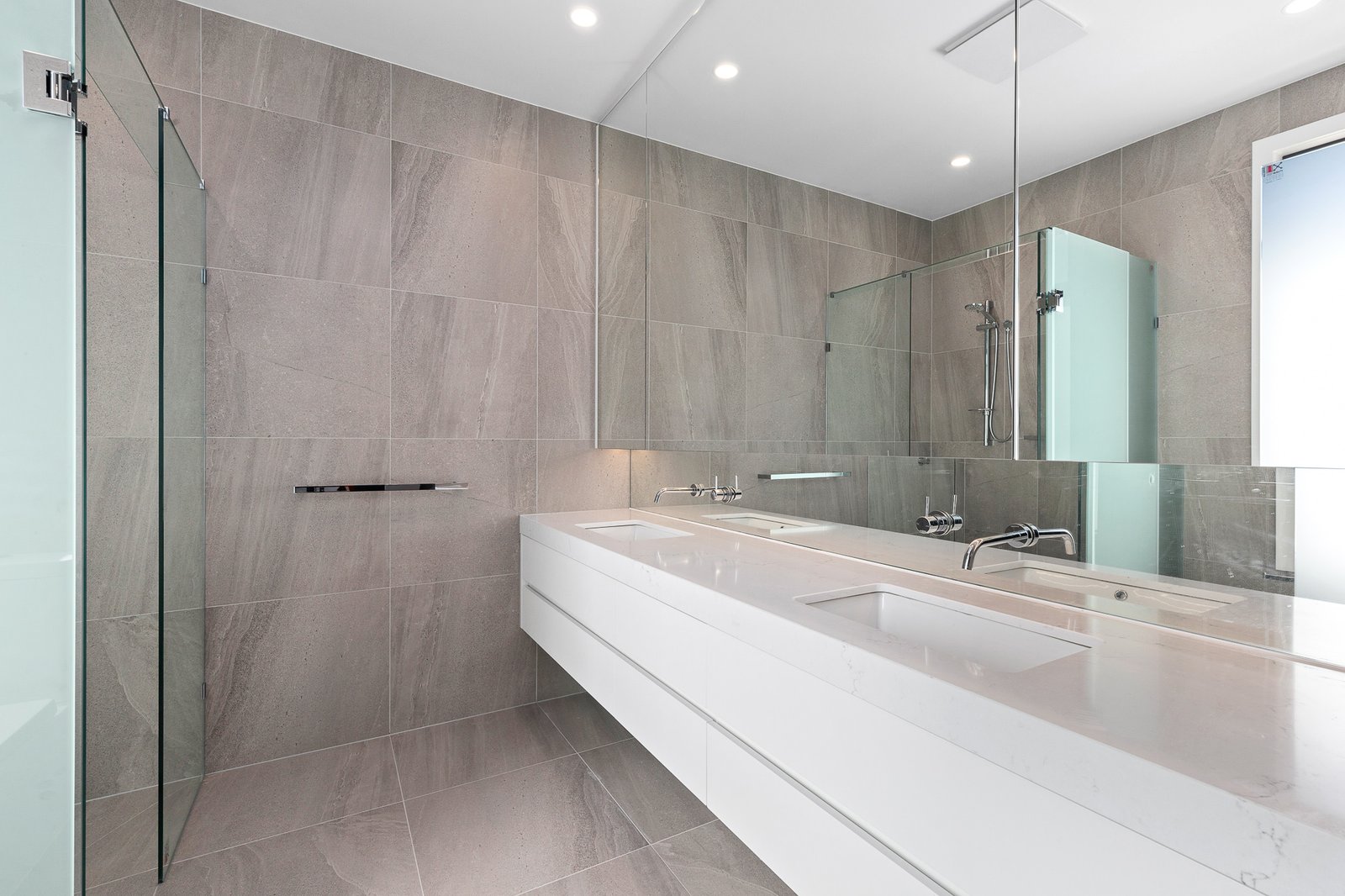 Gallery: 8B Robinson Street