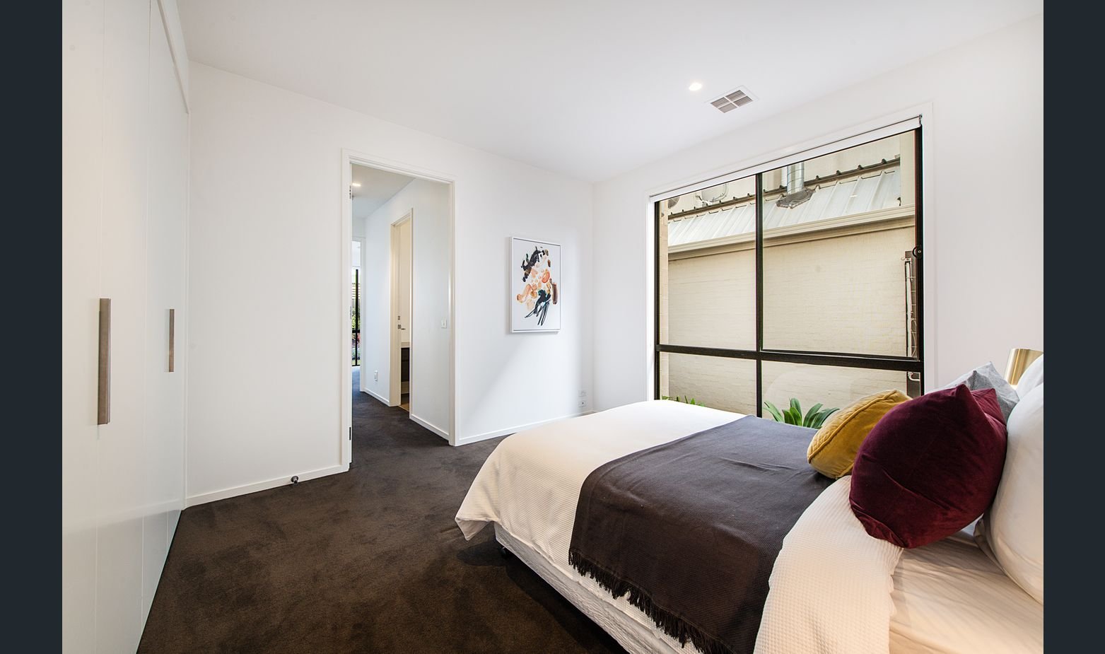 Gallery: 8B Roseberry Avenue