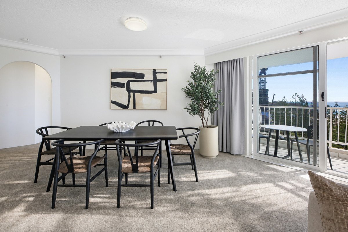 8B/238 The Esplanade Burleigh Heads 11