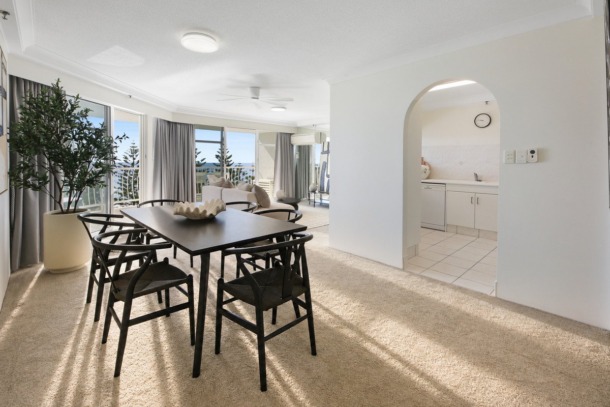 8B/238 The Esplanade Burleigh Heads 12