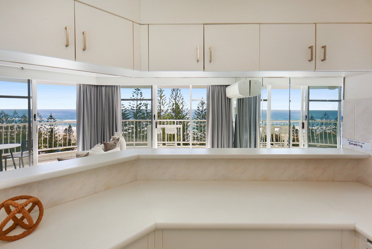 8B/238 The Esplanade Burleigh Heads 15