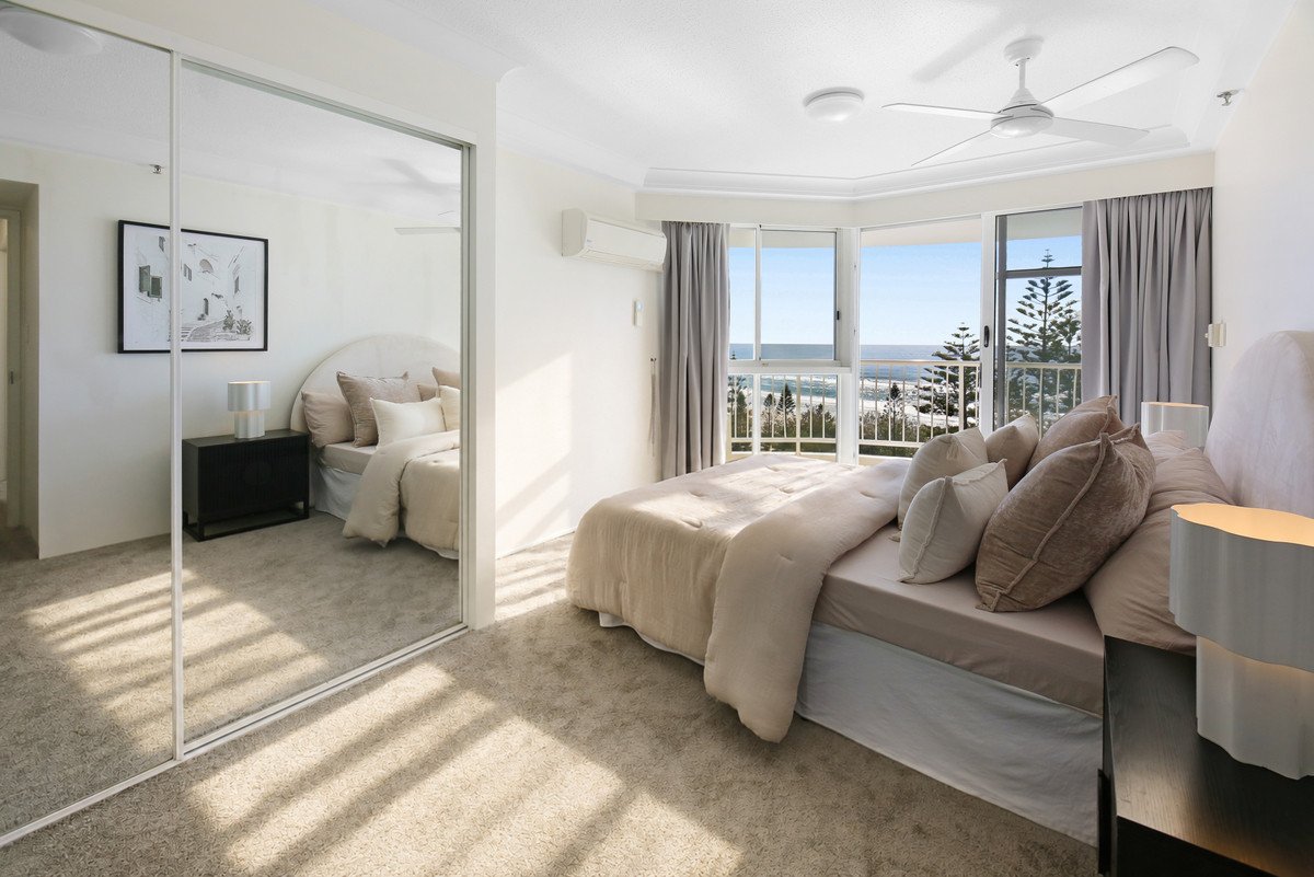 8B/238 The Esplanade Burleigh Heads 16