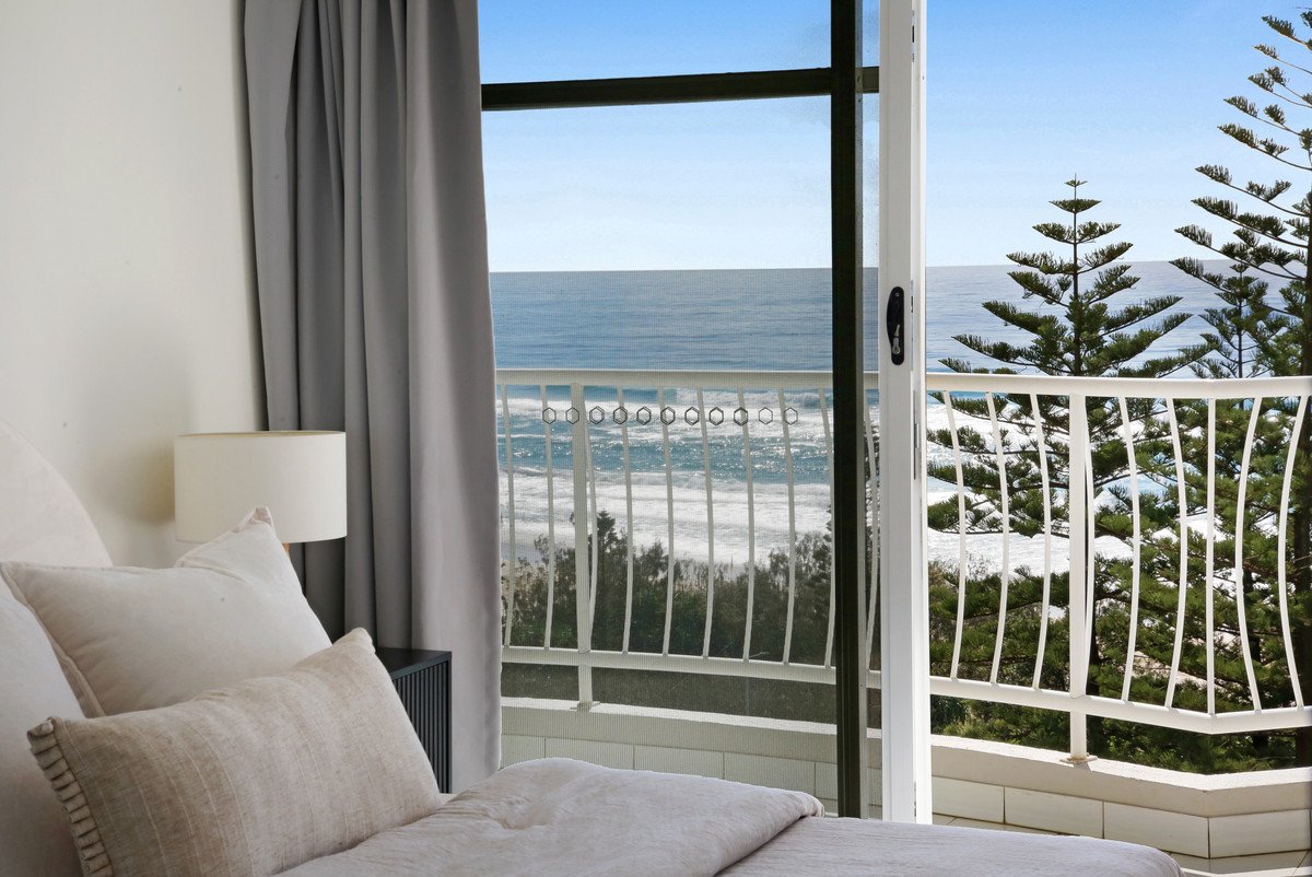 8B/238 The Esplanade Burleigh Heads 21