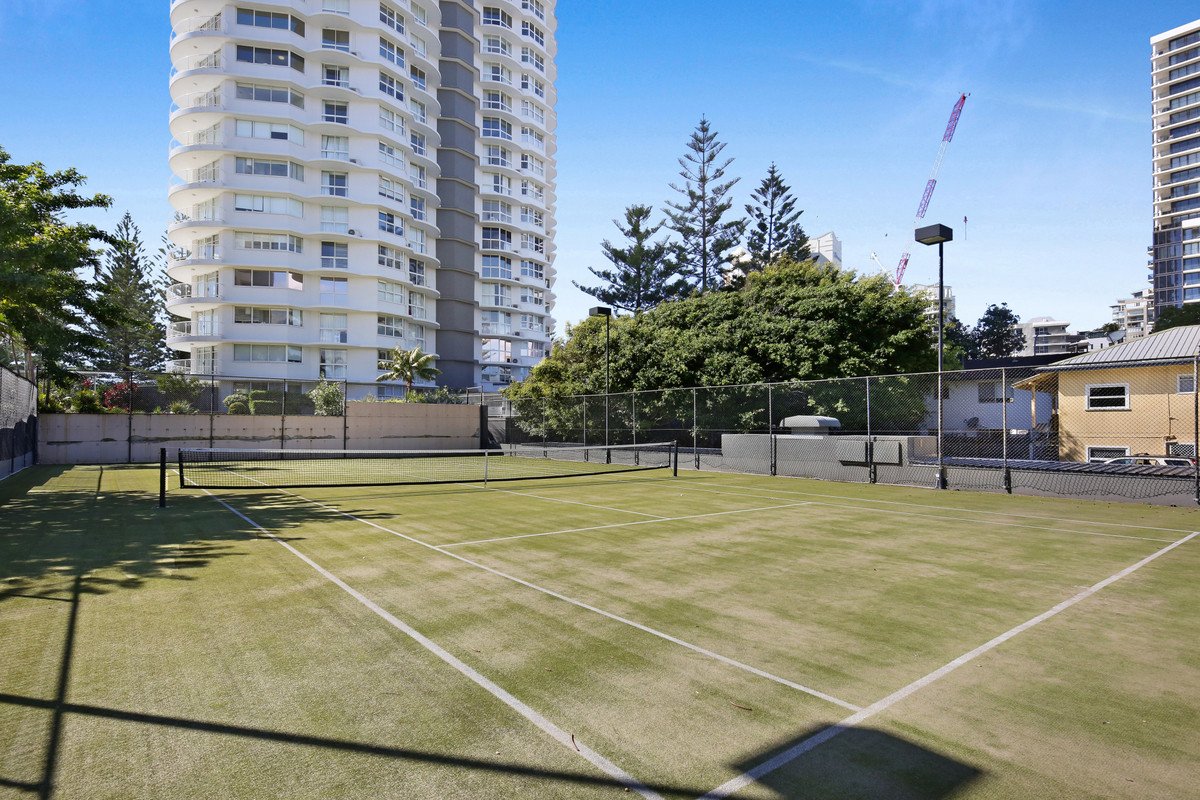 8B/238 The Esplanade Burleigh Heads 24