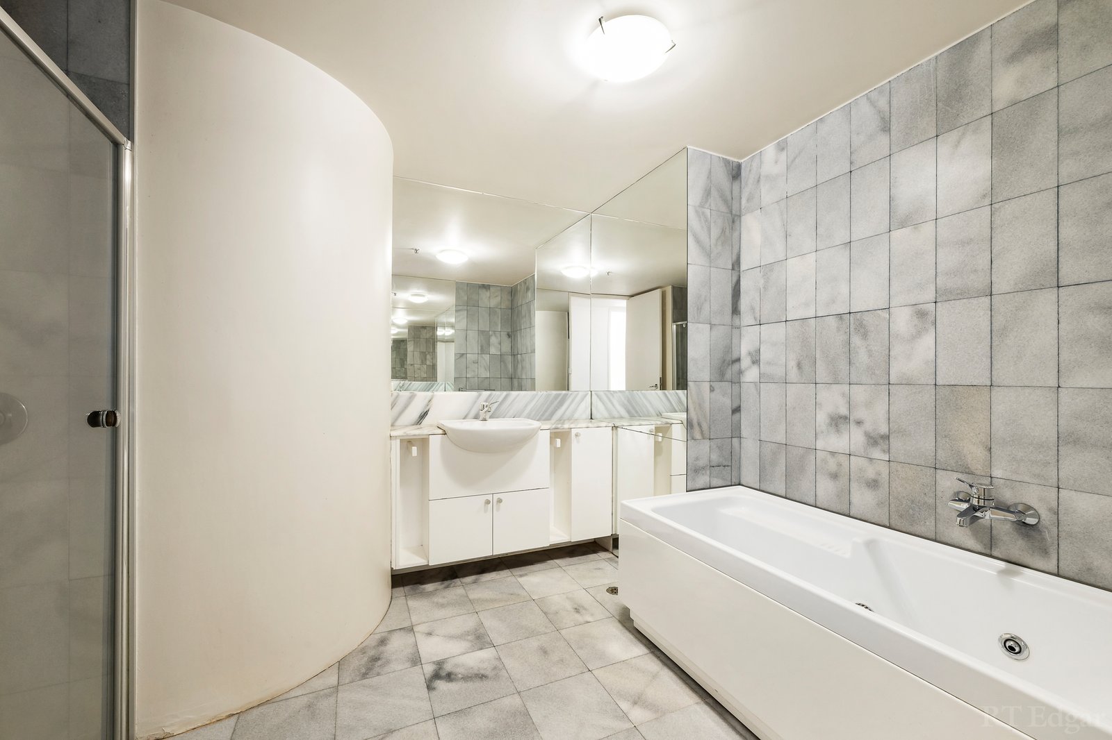 Real Estate and Property in 8C/29 Queens Road, Melbourne, VIC