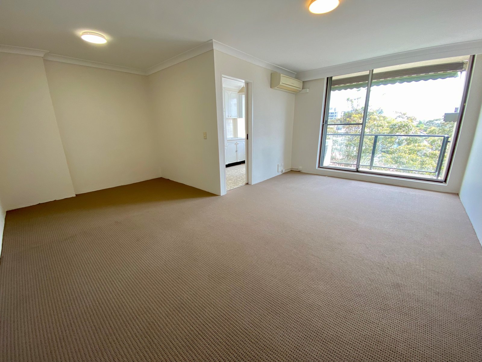 8D/39-41 Penkivil Street BONDI 4