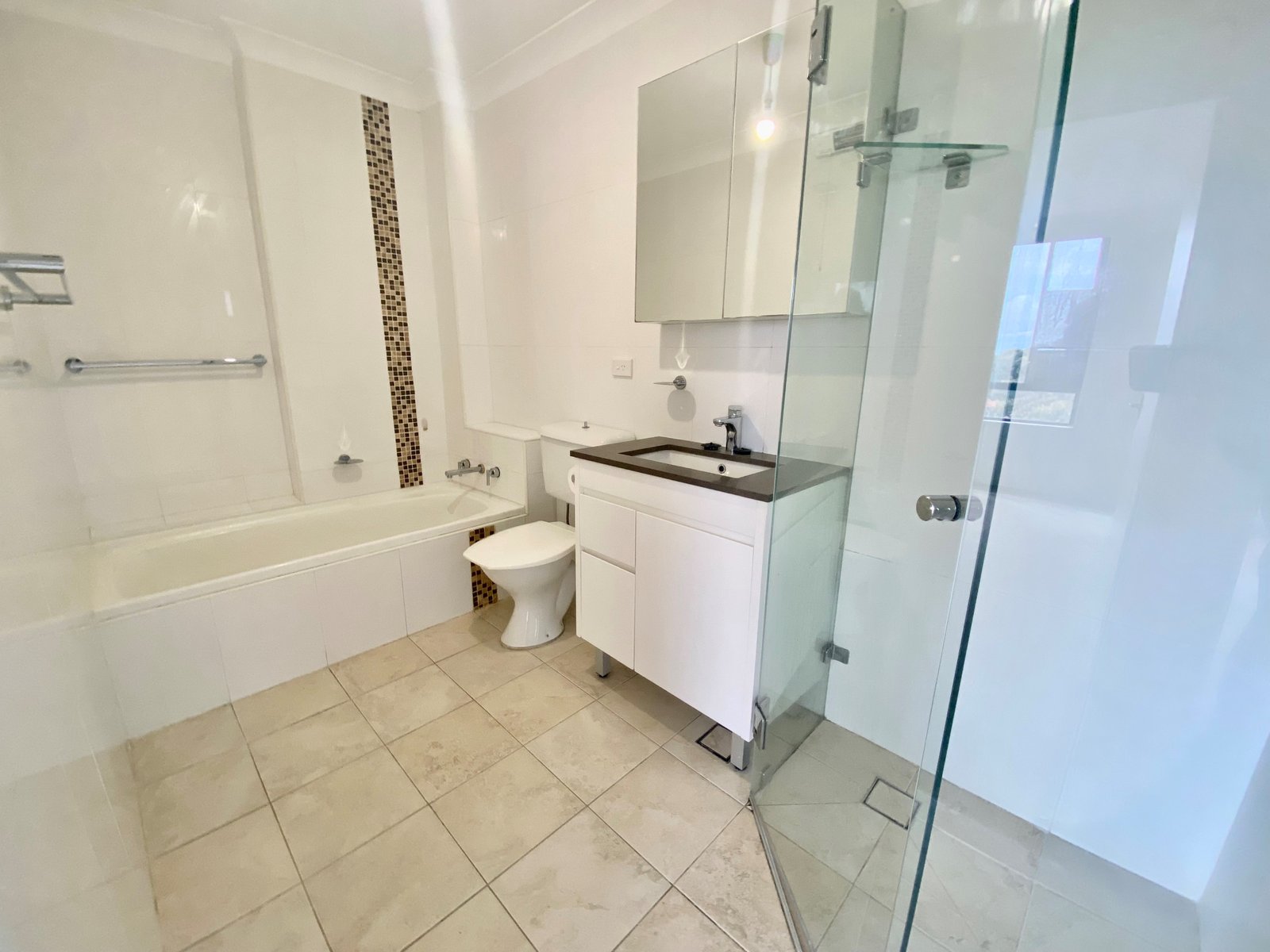 8D/39-41 Penkivil Street BONDI 5