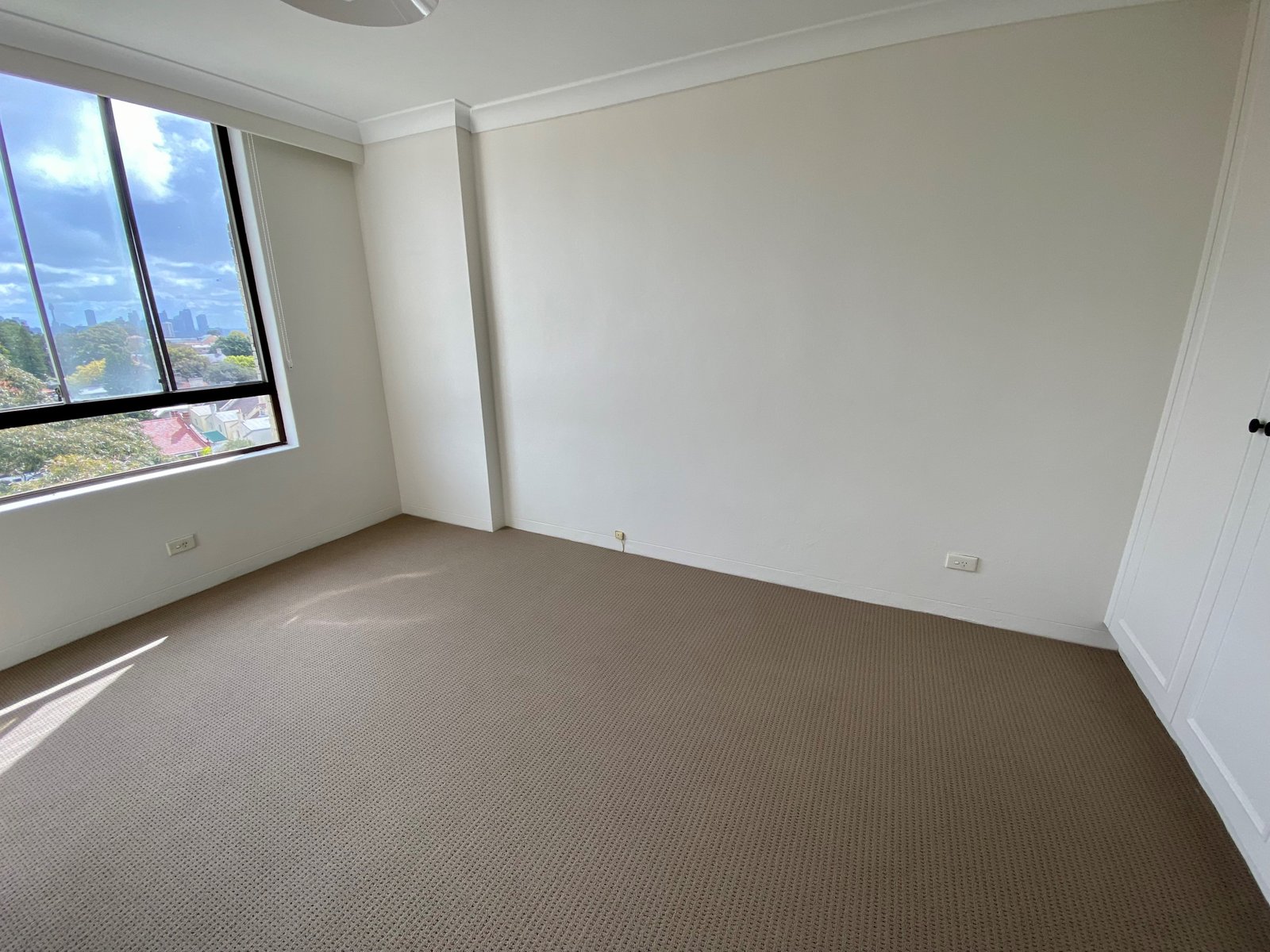 8D/39-41 Penkivil Street BONDI 6