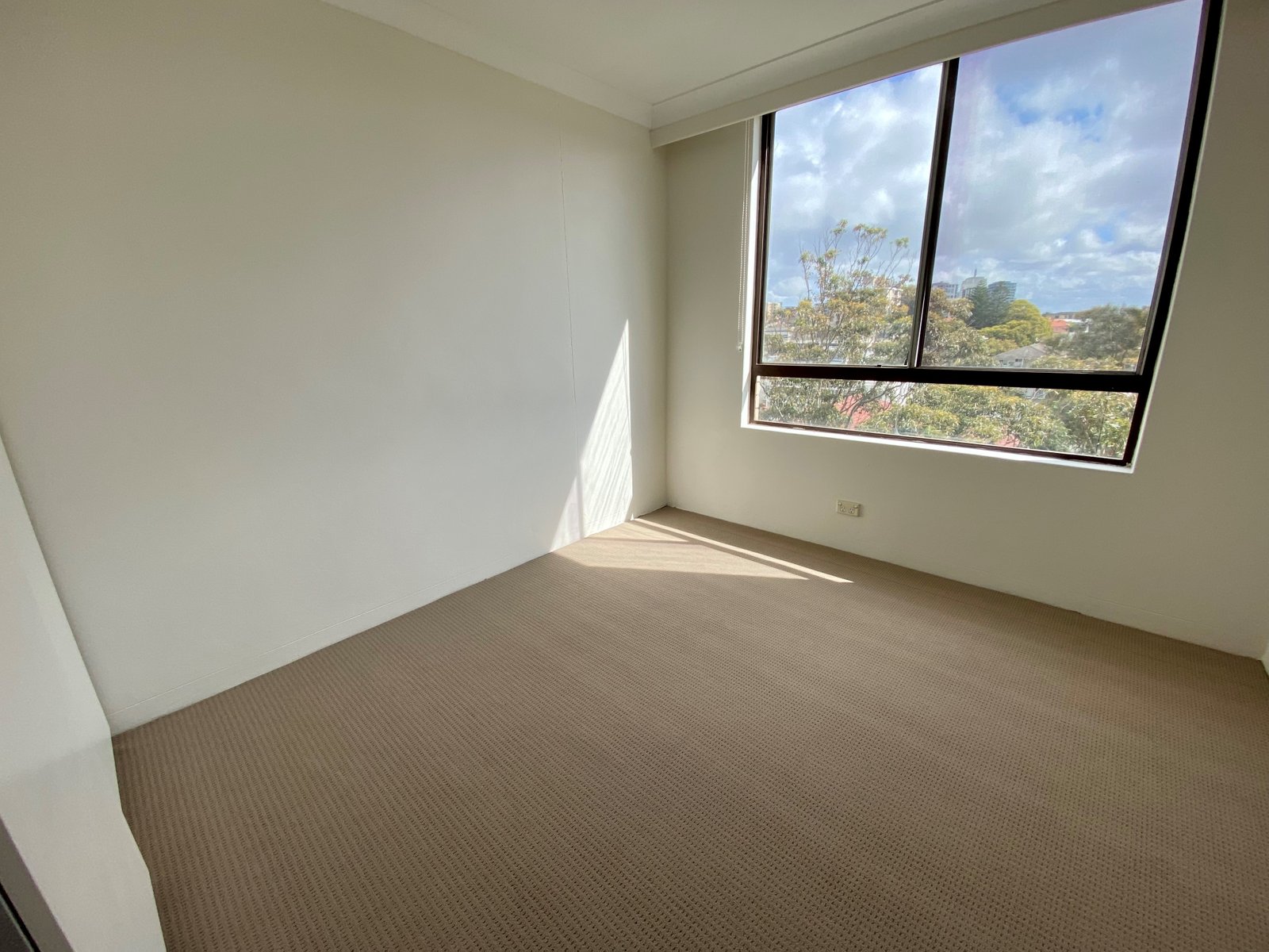 8D/39-41 Penkivil Street BONDI 7