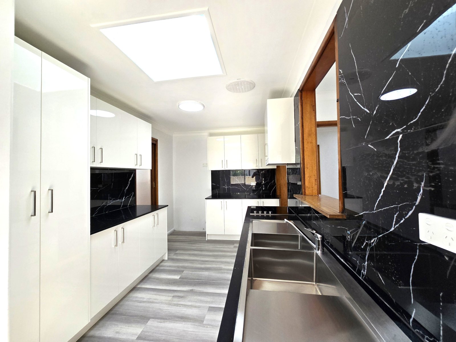 8/lamont place  CARTWRIGHT 3