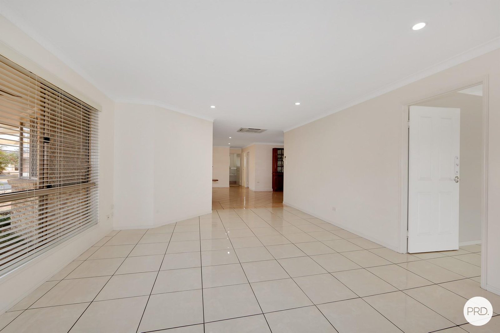 9-11 Caswell Court TORQUAY 6