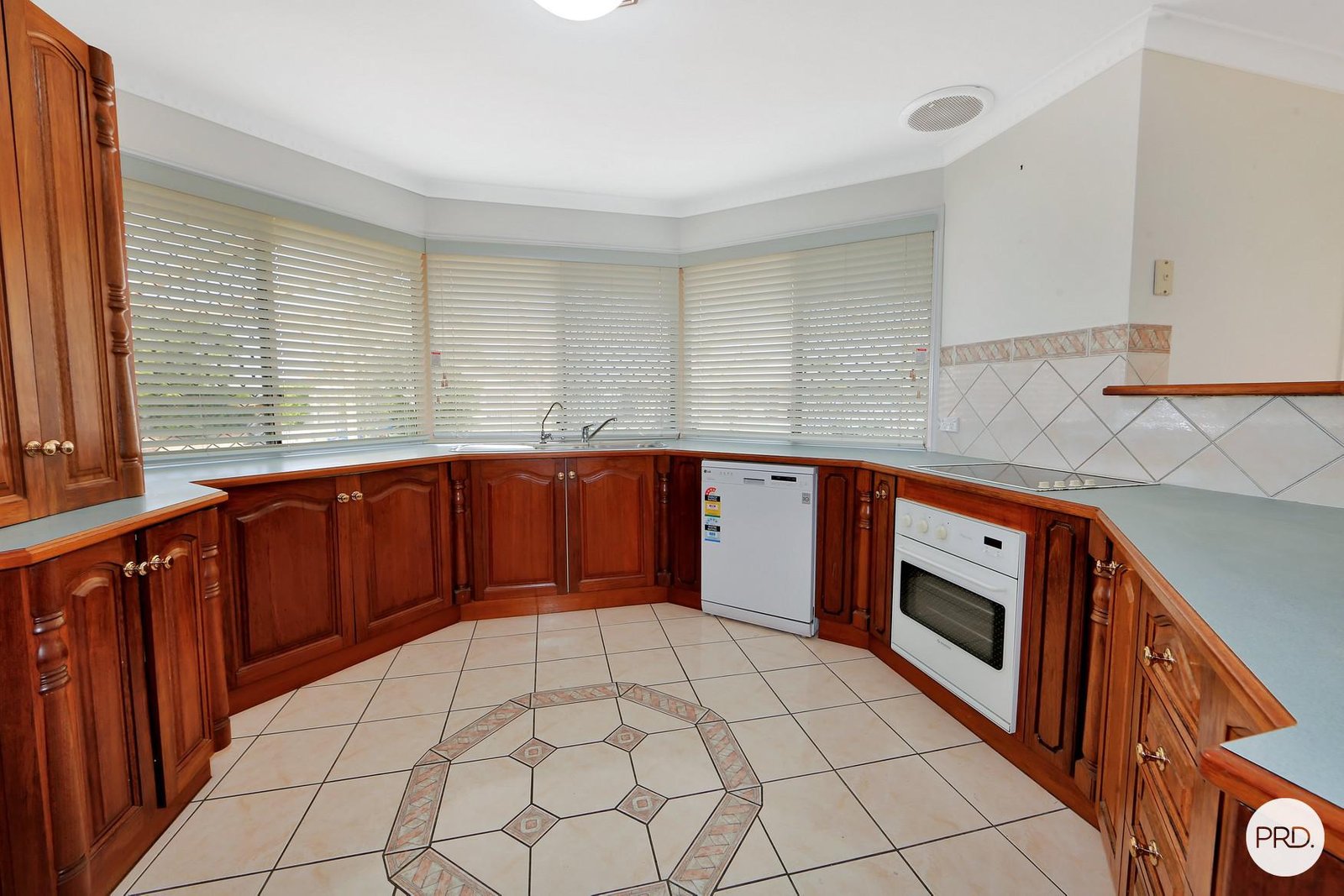 9-11 Caswell Court TORQUAY 8