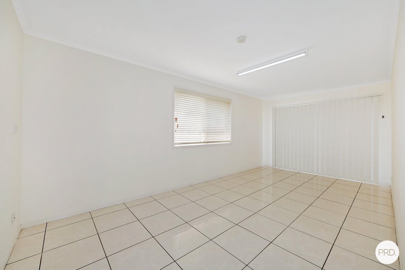 9-11 Caswell Court TORQUAY 17