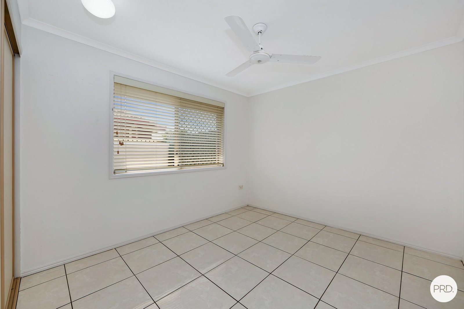 9-11 Caswell Court TORQUAY 18