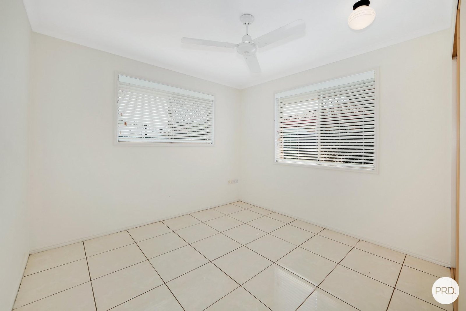 9-11 Caswell Court TORQUAY 20