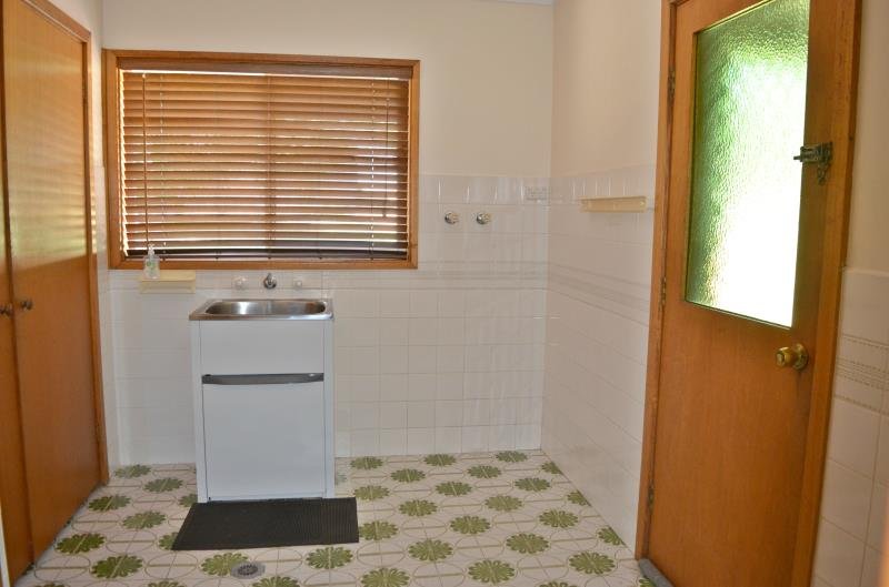 9 Amsterdam Crescent TOLLAND 2