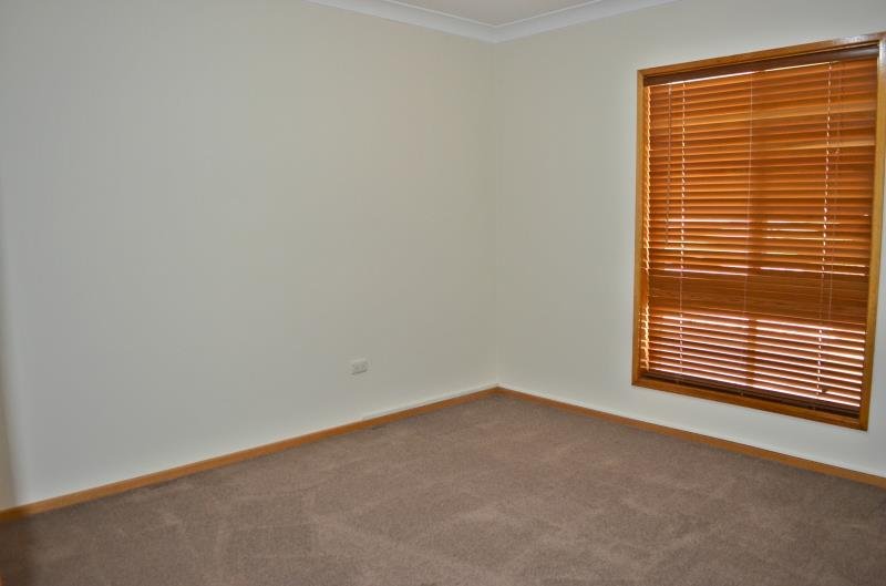 9 Amsterdam Crescent TOLLAND 4