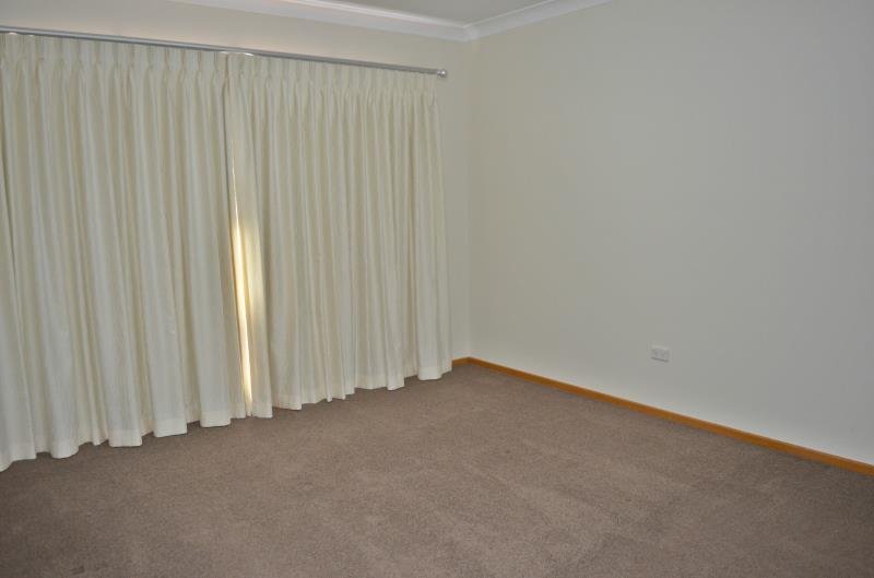 9 Amsterdam Crescent TOLLAND 5