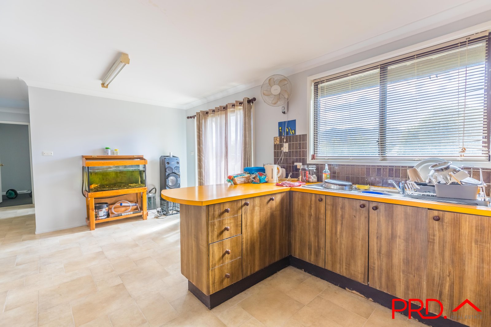 9 Andrew Avenue TAMWORTH 4