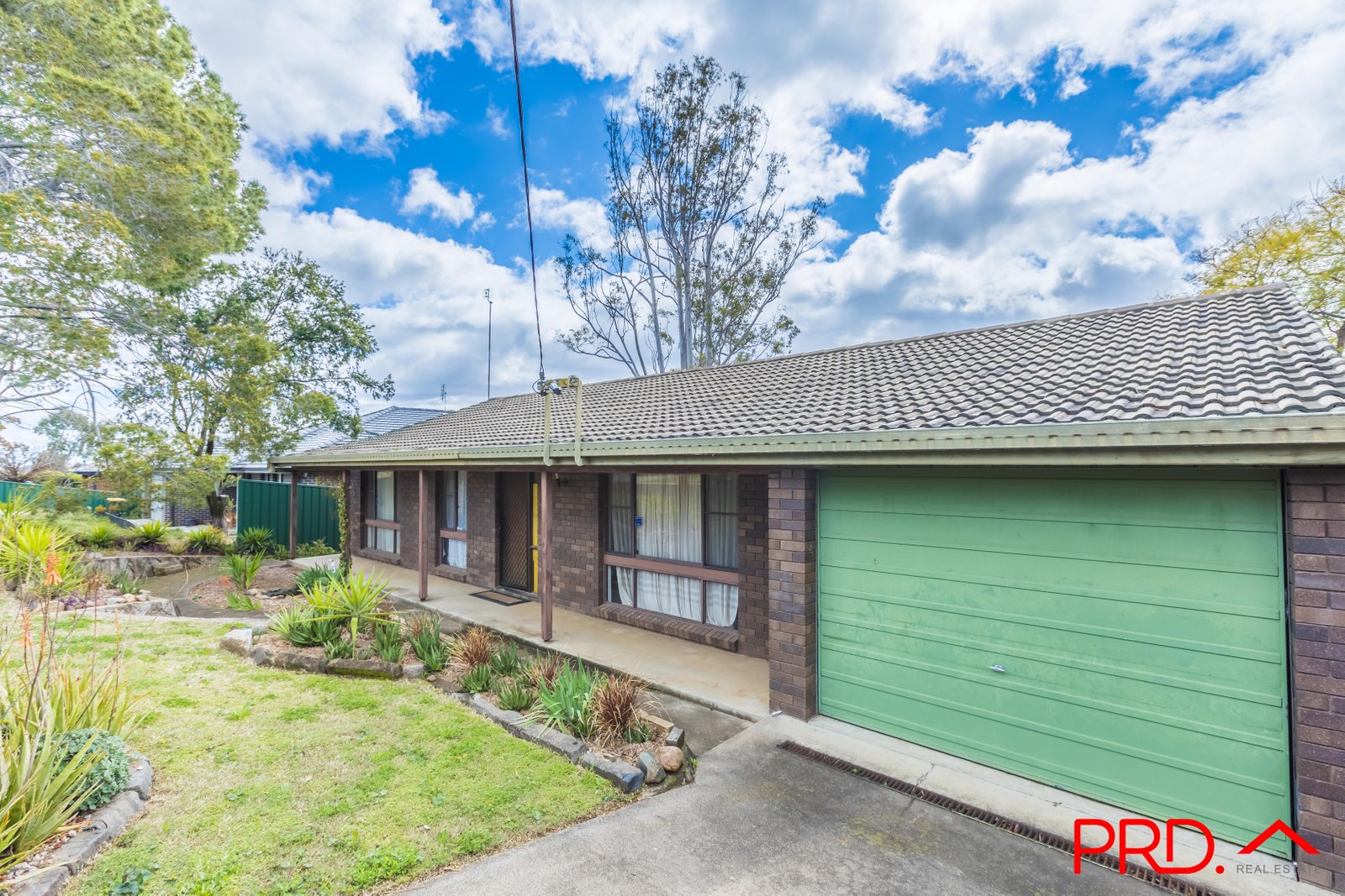 9 Andrew Avenue TAMWORTH 19