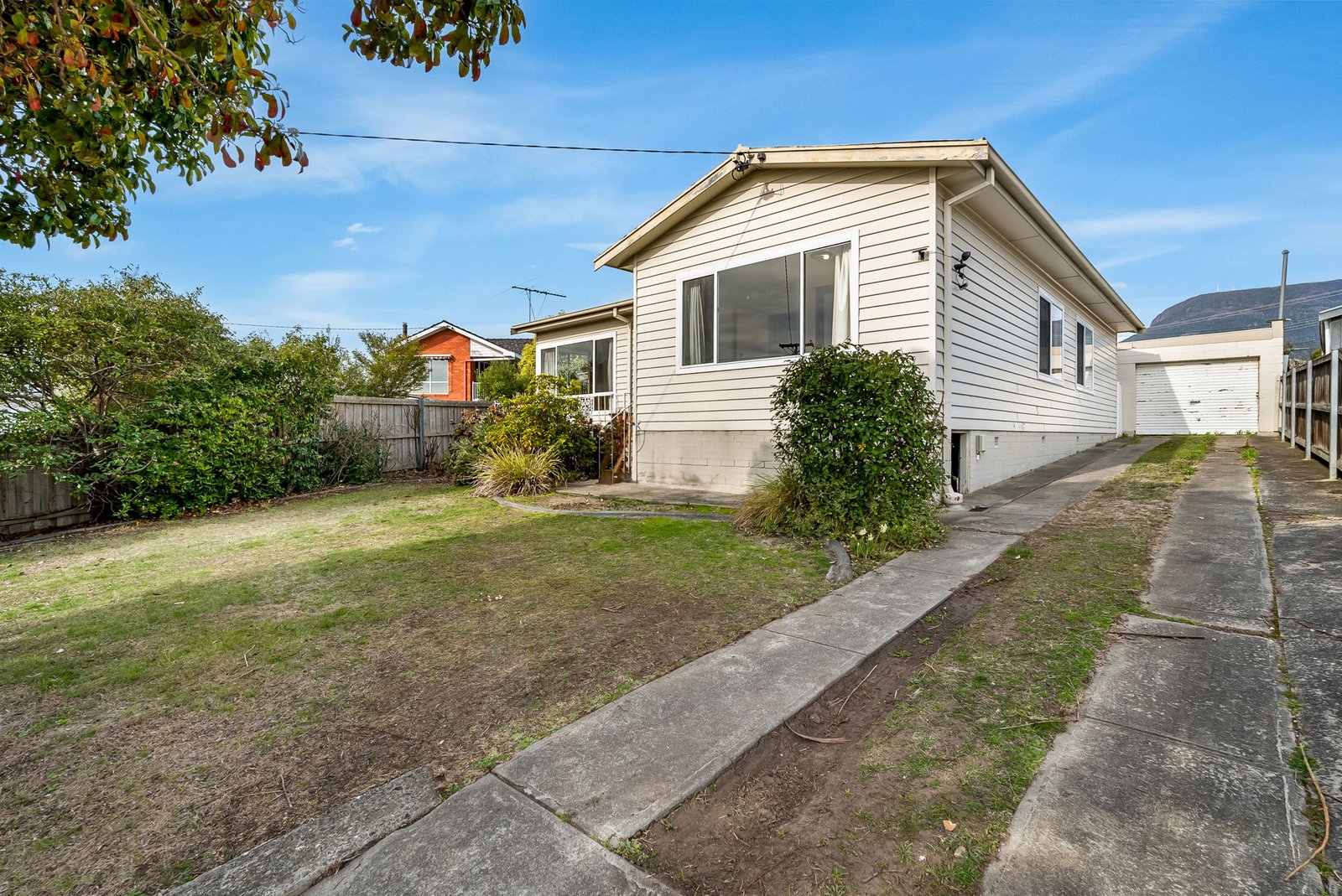 9 Anthony Place GLENORCHY 1